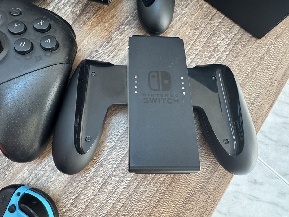 Nintendo Switch Joy-Con, Dock, Adapter, Аксесоари