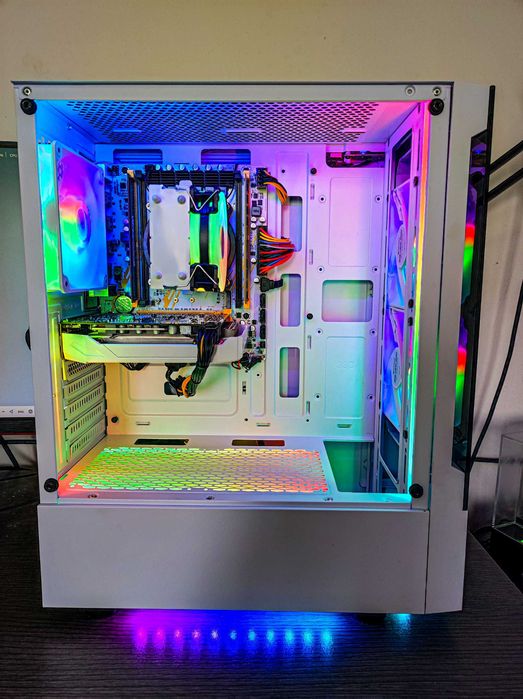 Intel 12c/24t, GTX 1660 SUPER, 16GB RAM, 256GB SSD, 512GB HDD, WIFI BT