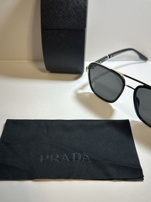 Слънчеви очила Prada