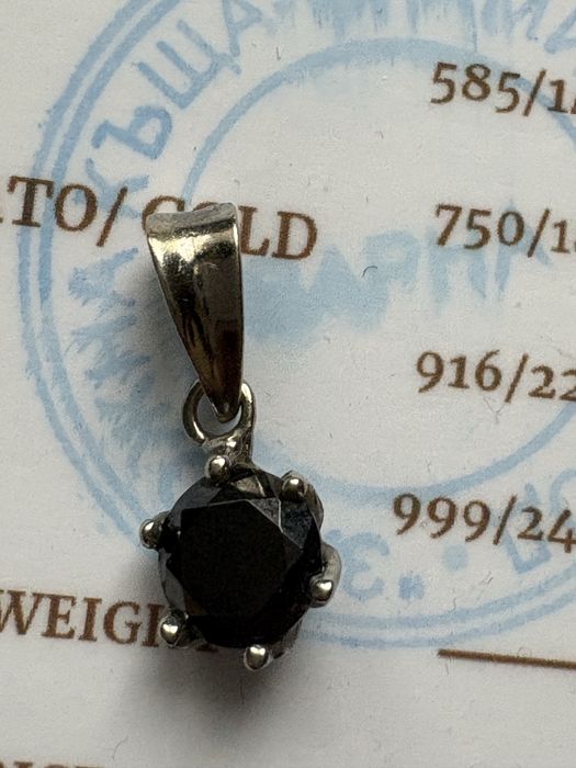 Висулка бяло злато 14 к с оникс