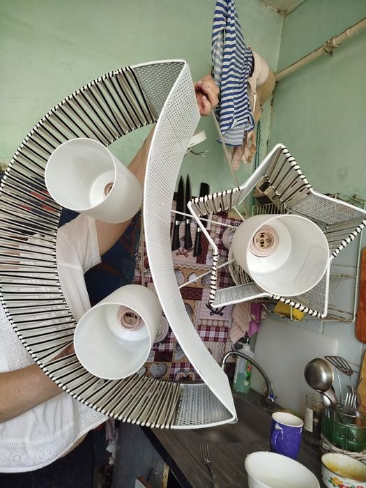 Продаётся люстра