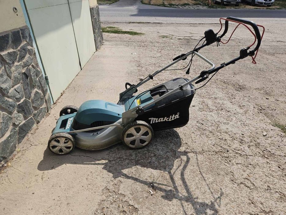 Електрическа косачка Makita