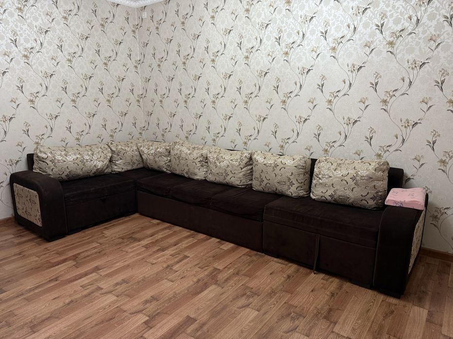 Продается диван в хорошем состоянии