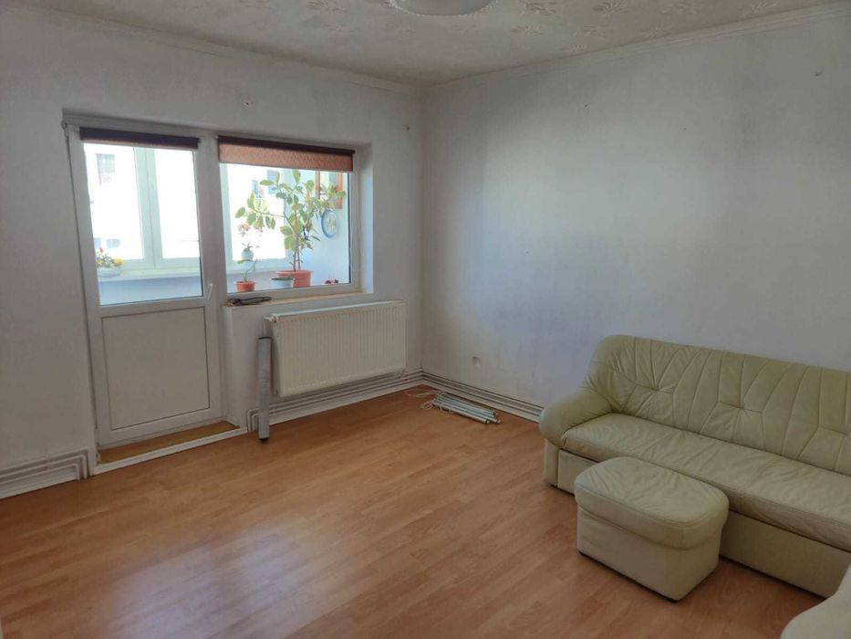 Apartament 4 camere, 90 m², renovat și izolat, – Copșa Mică,