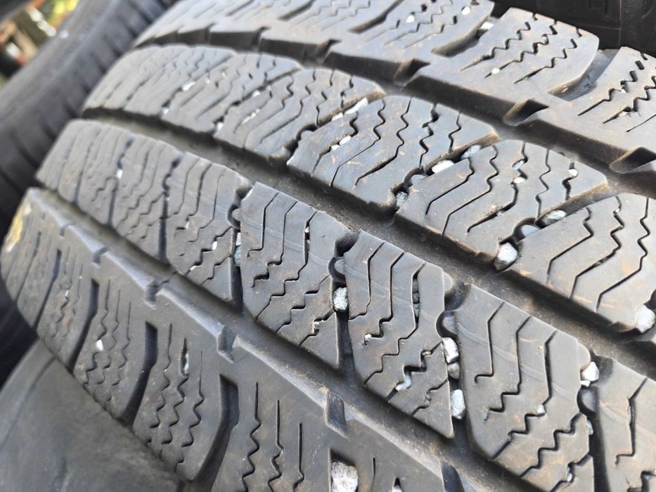 2бр Зимни гуми за бус 205 65 16 С - Semperit - DOT 2023