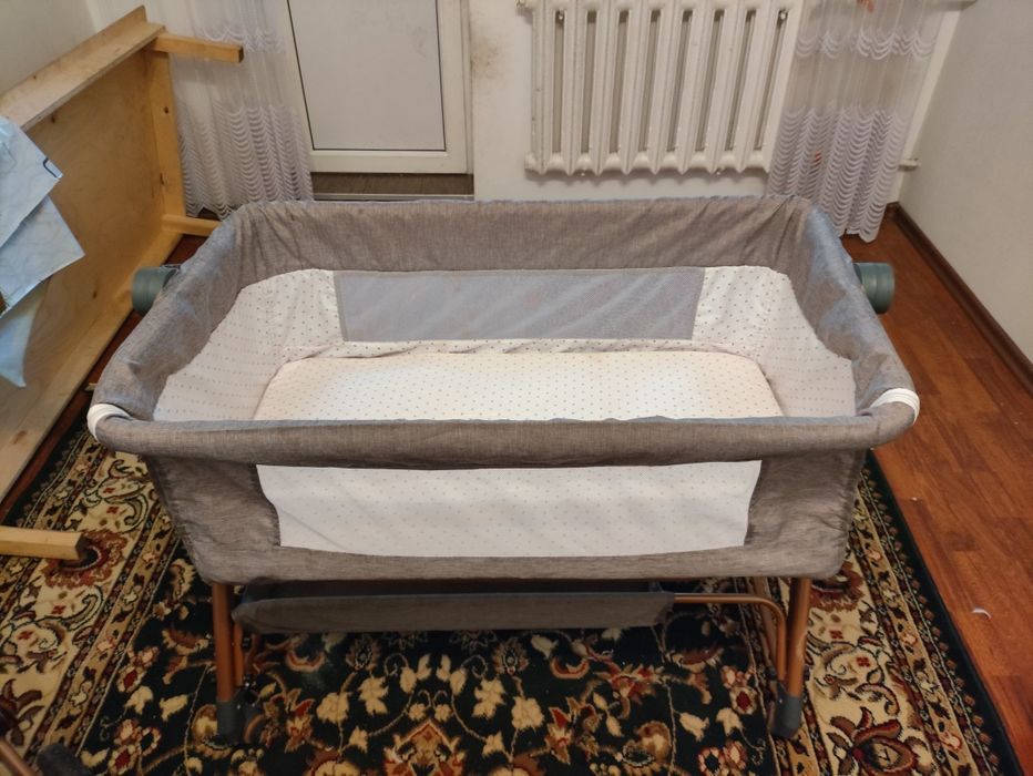 Коляска и манеж.