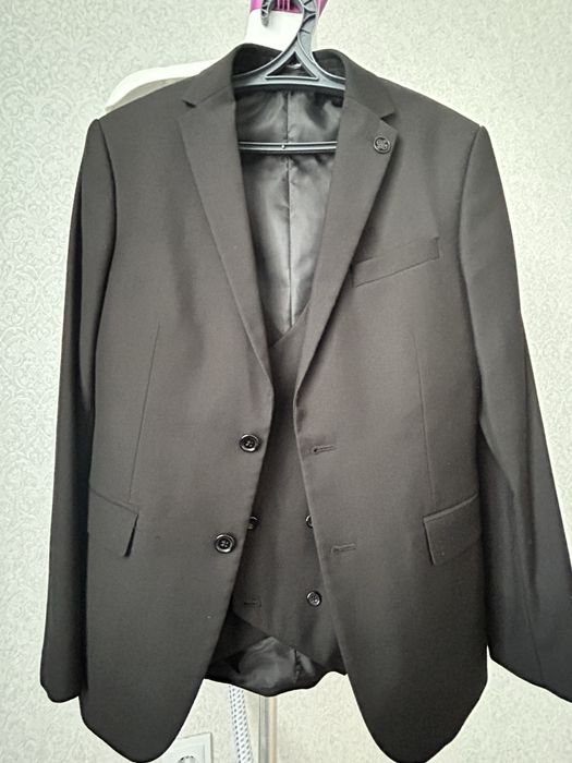 Продам костюм