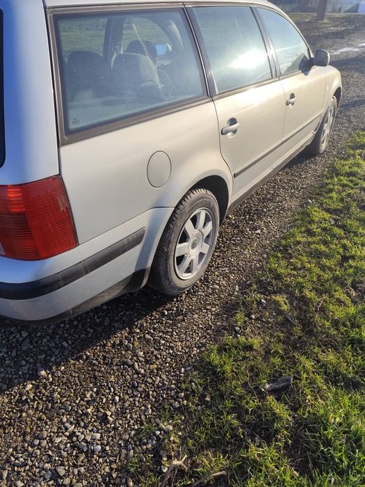 Vând Volkswagen passat