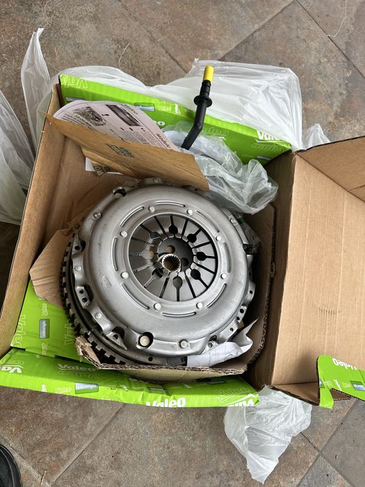Kit ambreiaj cu volanta Noi in cutie Renault Megane 3 motor 1.9tdi