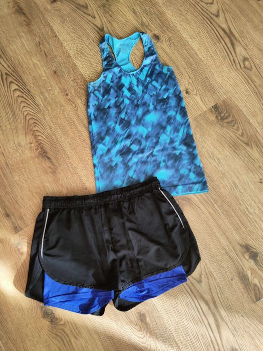 Дамски спортен сет на Active & Crivit, M. 
Къси шотри.Б