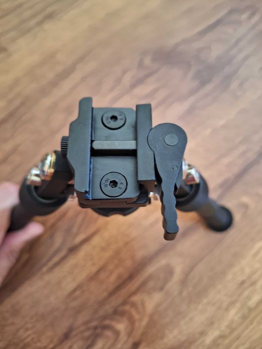 Двунога за пушка оръжие