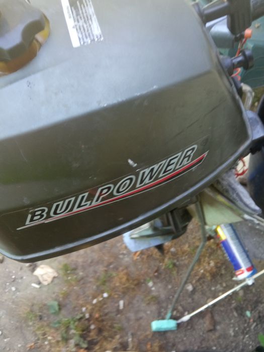 Продавам двигател .за лодка