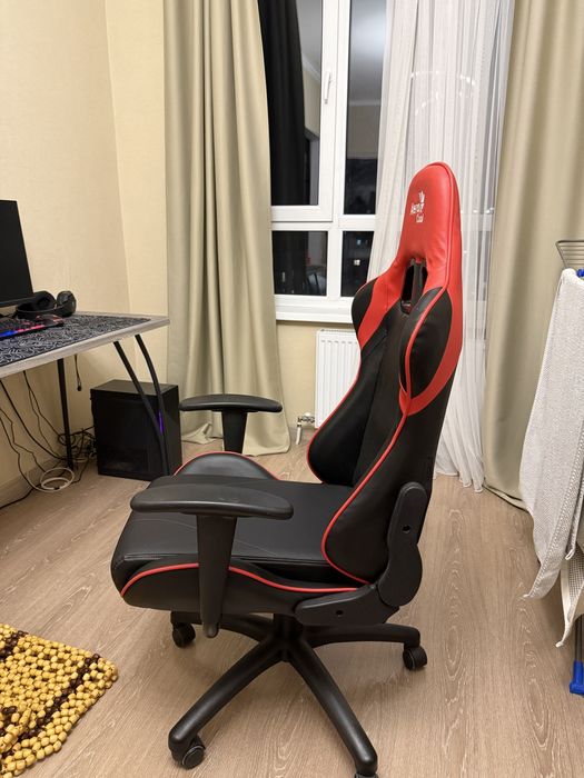 Продам игровое кресло Aerocool AC100 AIR