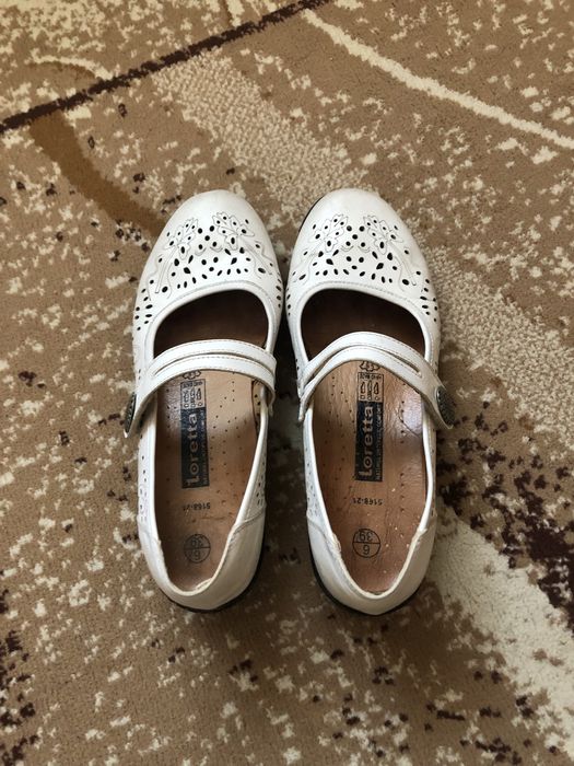 Два броя дамски обувки само за 20лв