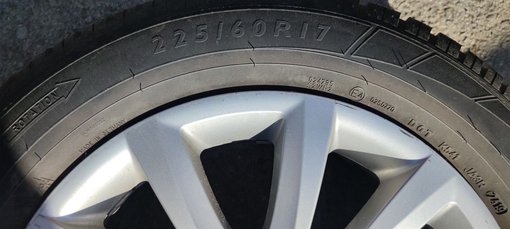 Продавам зимни гуми с джанти Dunlop 225/60/17 6.5mm на 2 сезона Hyundai Tucson
