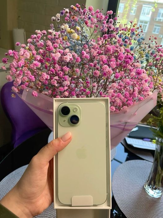 Айфон 15 с гарантии