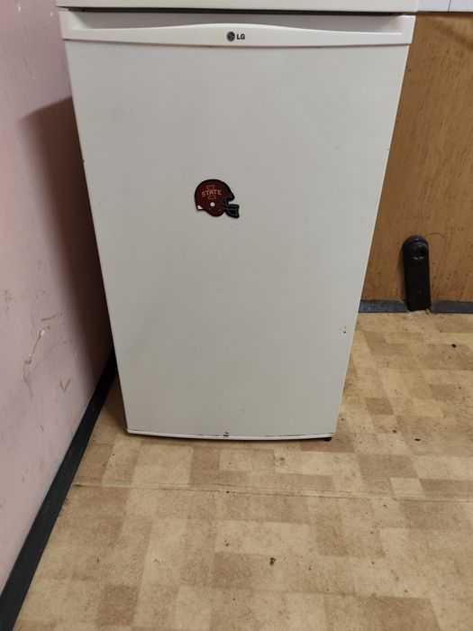 Малък хладилник работи безупречно