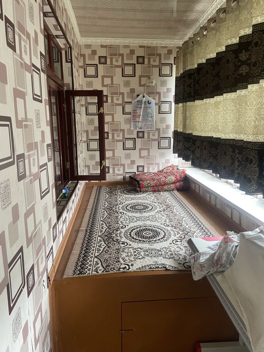 Navoiy shahar vasxod 1- maktab yonida yangi qurilgan uy sotiladi