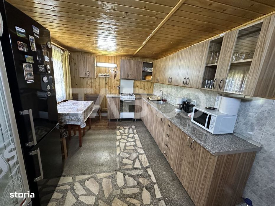 Cabana spatioasa la 5 km de Partia Sureanu complet mobilata si utilata