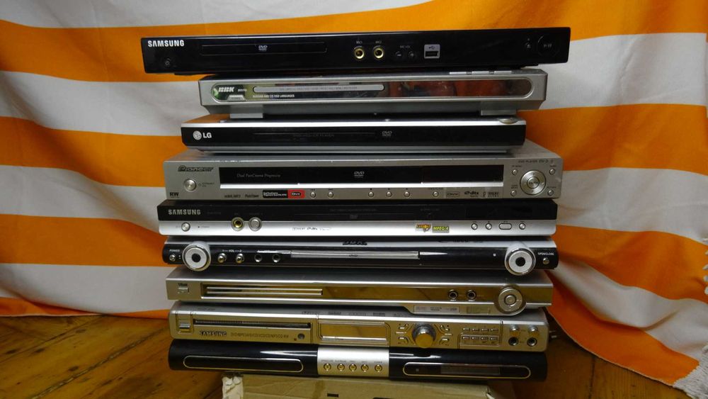 dvd проигрыватели рабочие каждый по 2000