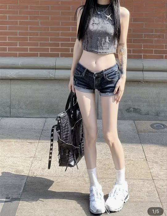 Шорты на нихкой посадке