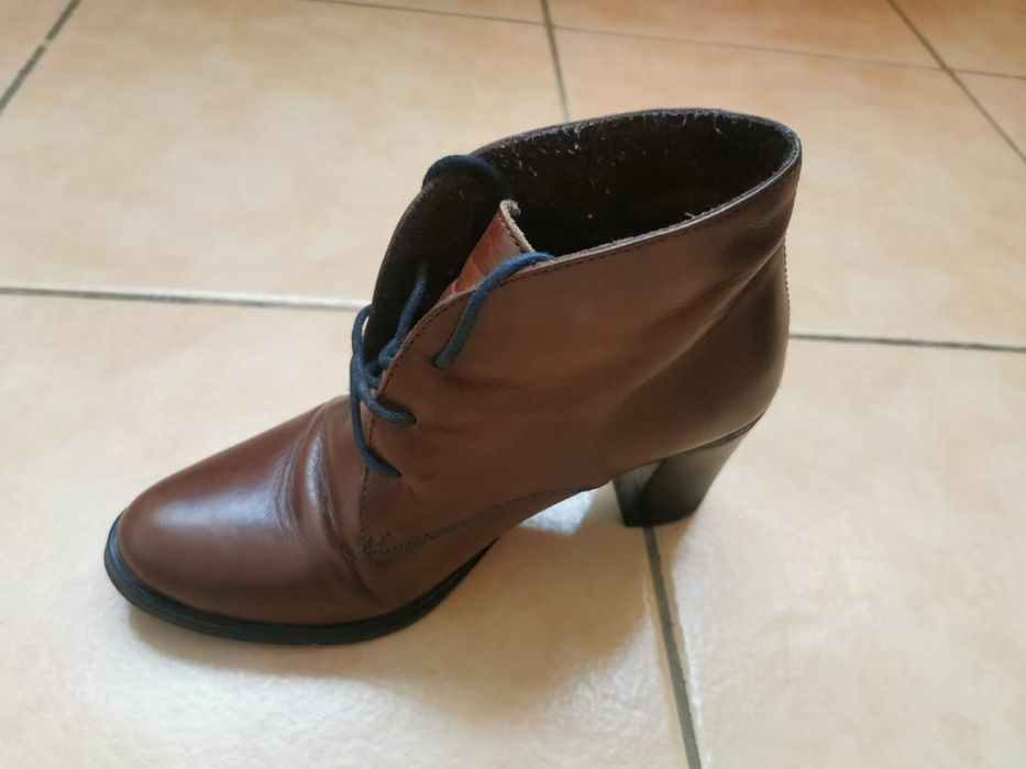 Botine din piele