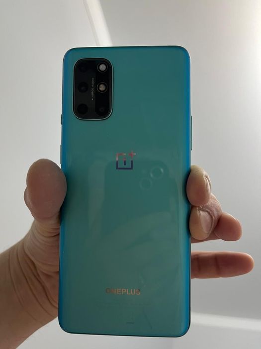 Продам смартфон Oneplus 8T