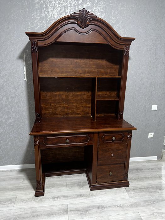 Винтажный письменный стол