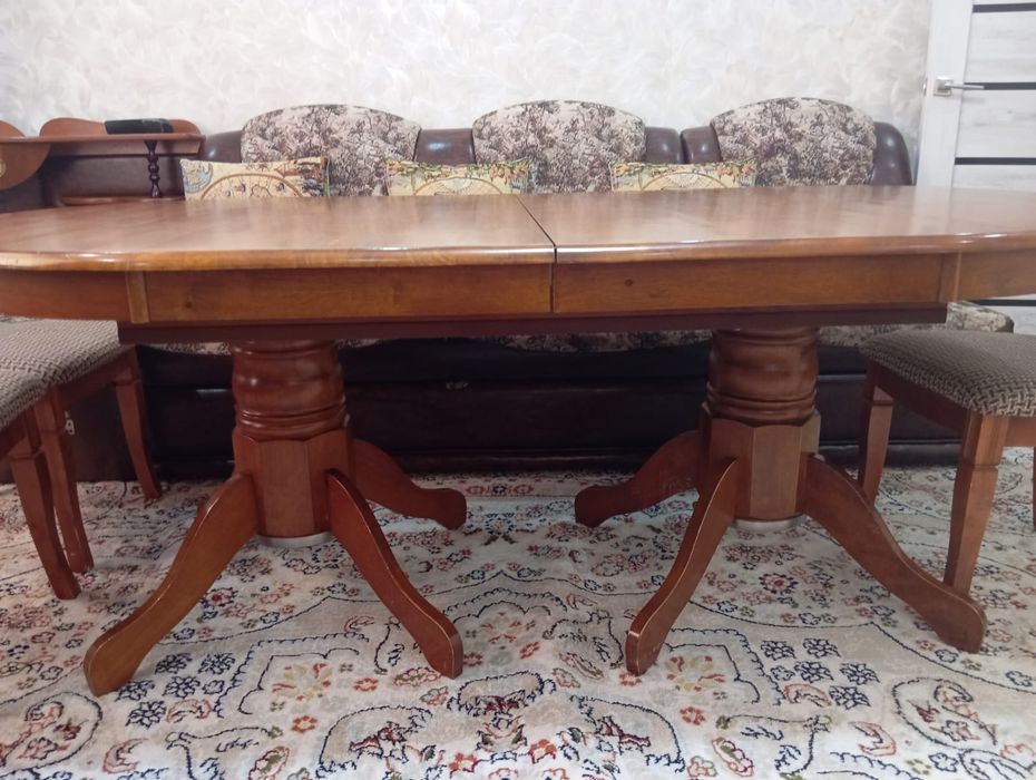 Продам стол и стулья
