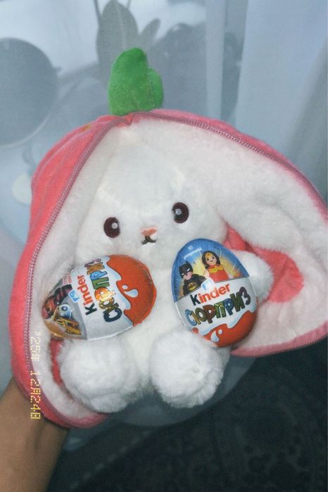 зайчики в клубнике