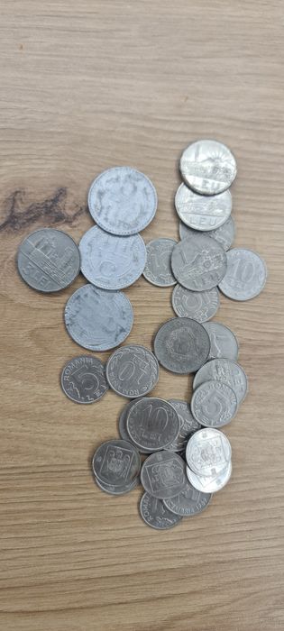 Monezi-monede vechi pentru colectie