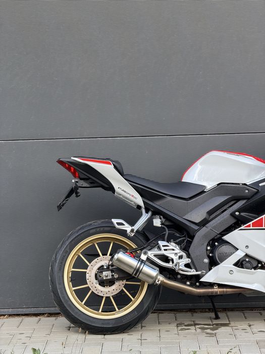 Yamaha yzf125r dominator