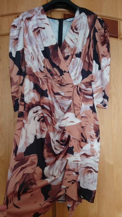 Rochie midi cu model floral