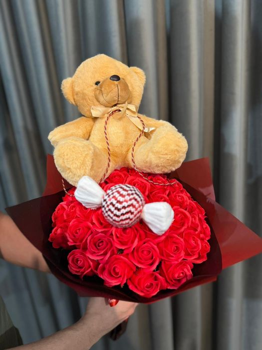 Buchete și aranjamente Trandafiri eterni