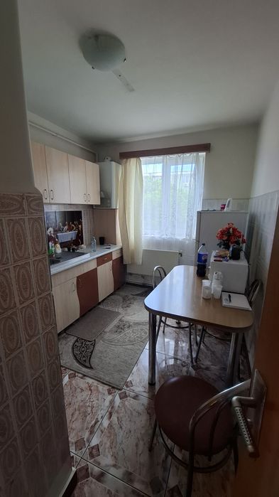 De vanzare apartament 3 camere