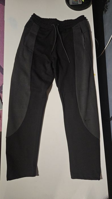 Черно долнище Nike tech fleece
