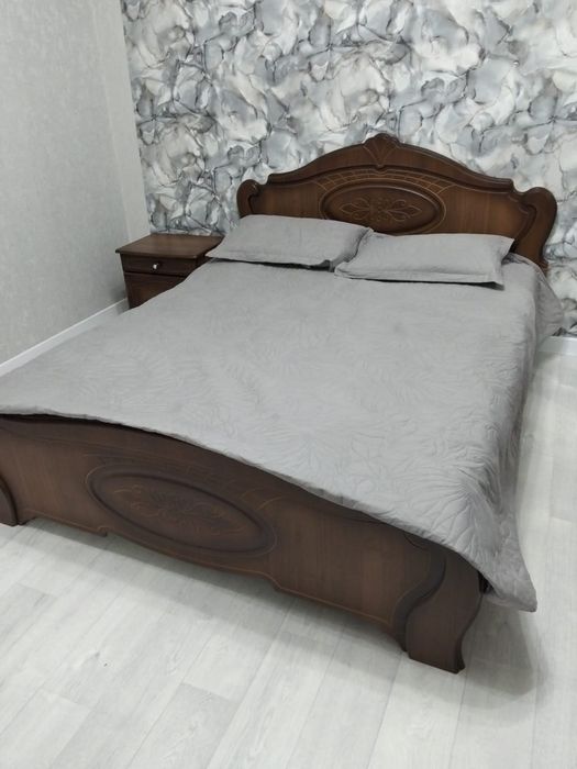 Продам спальный гарнитур