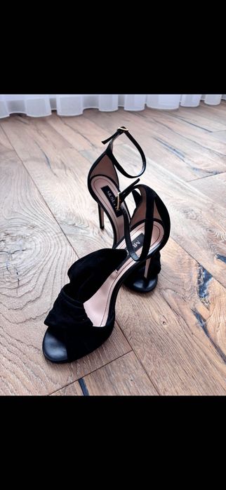 Vând sandale Musette