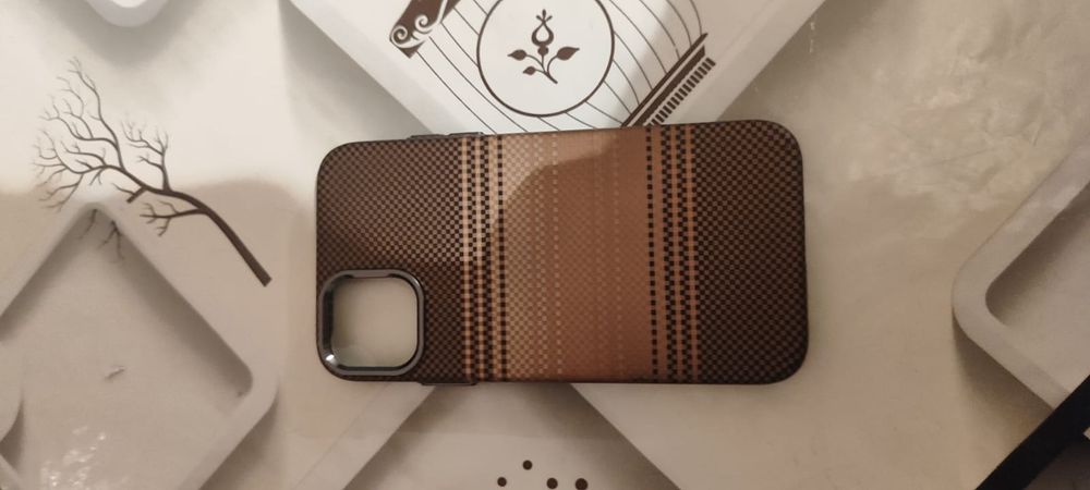 Чехлы на Apple Iphone