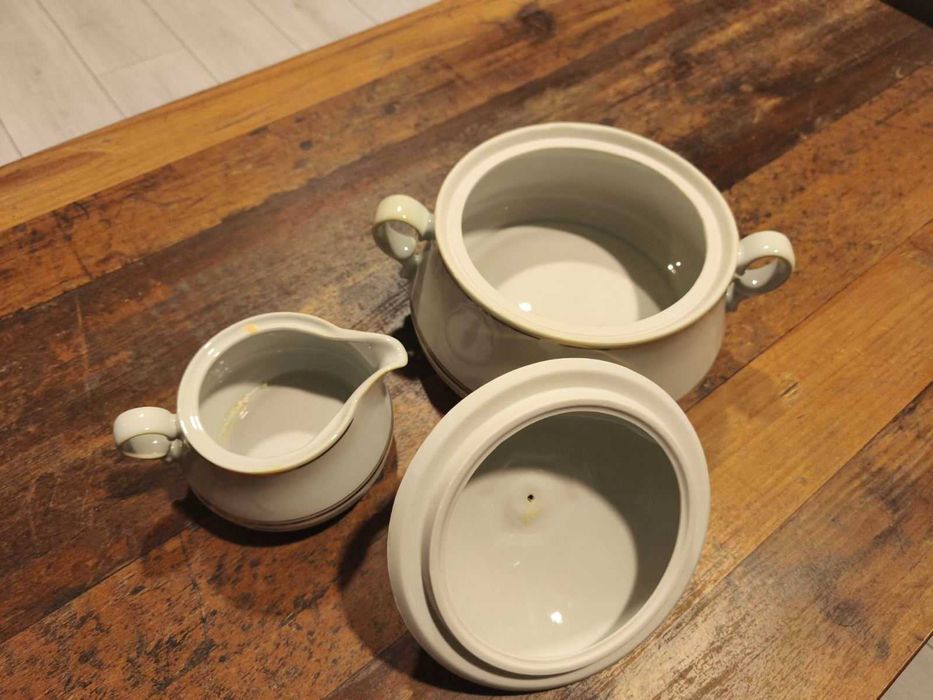 Продавам оригинални порцеланови супници.