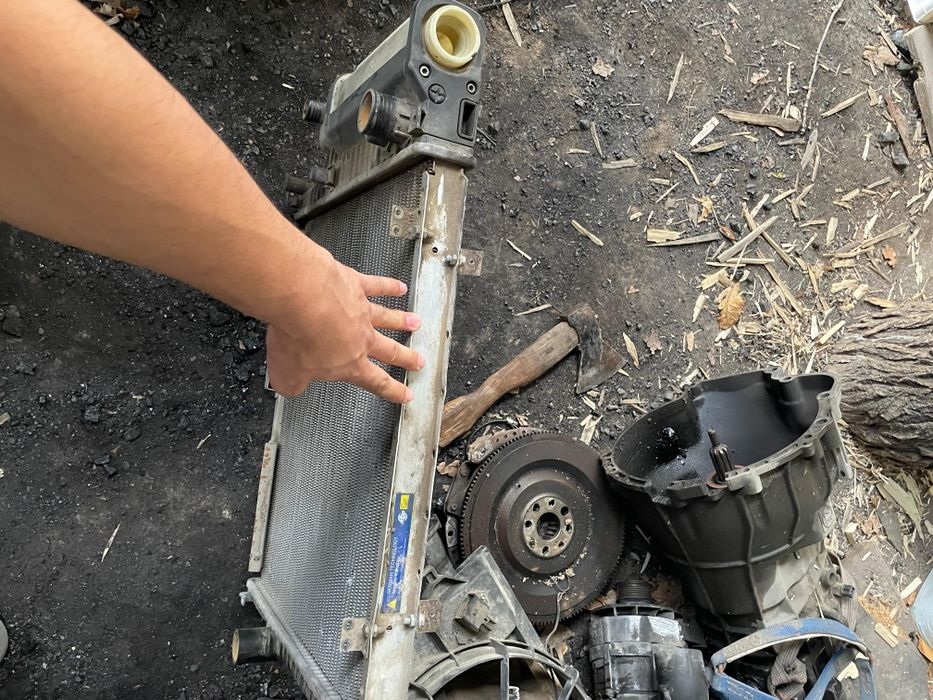 Запчасти BMW 520,525