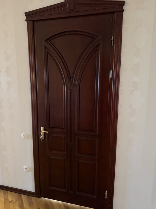 Продам двери б/у деревянные в идеальном состоянии
