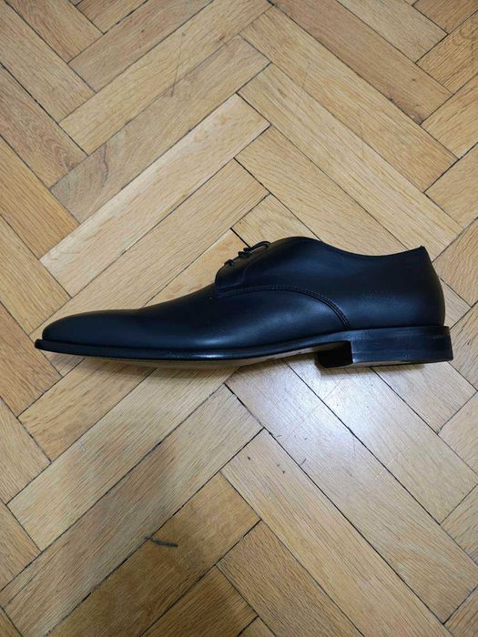 Мъжки официални обувки Hugo Boss размер 42. Като нови.