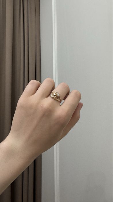 Продам золотое кольцо 585 пробы