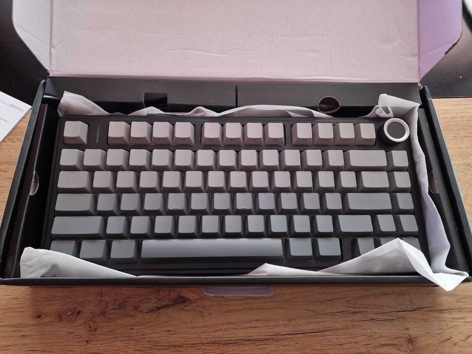 Механична клавиaтура AULA F75 / Безжична