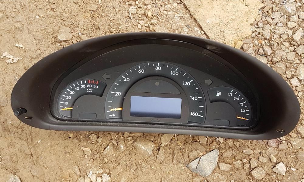 Дисплей за километраж Mercedes C class W203 (Италянски или Китайски)