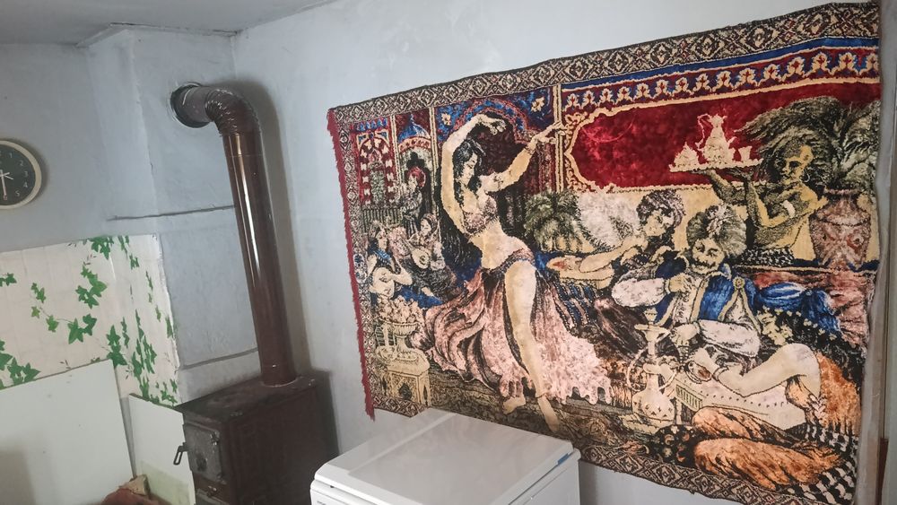 Vând carpetă 1500 negociabil