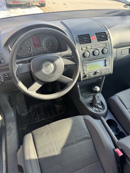 VW Touran 1.6 FSI / 7 locuri / 6+1 /