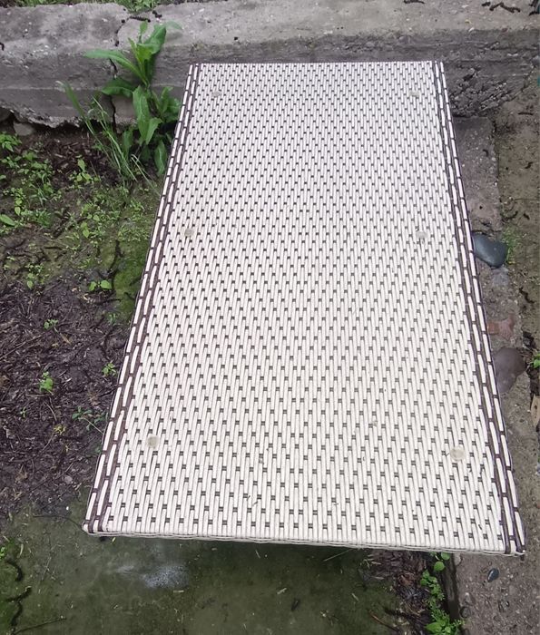 Садовый стол и 6 стульев