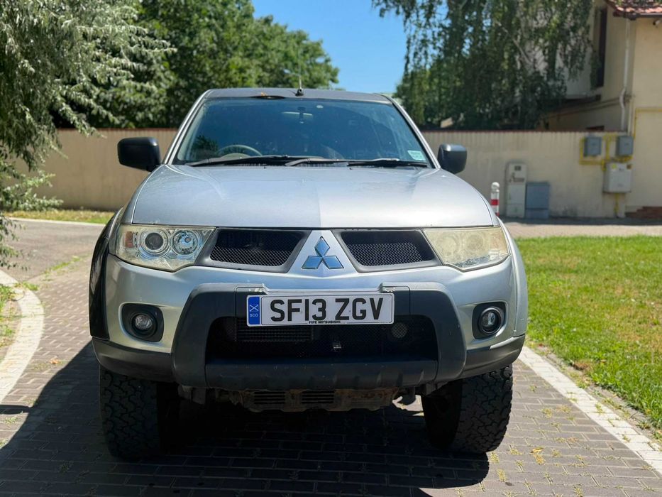 Mitsubishi L200 BARBARIAN BLAC 4X4 2013